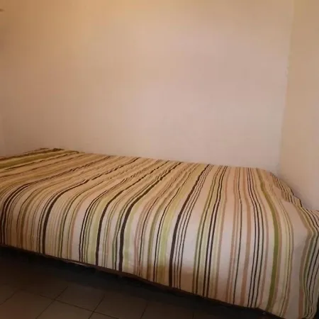 - 5 Pers, 42 M2, 2/1 Appartement *
